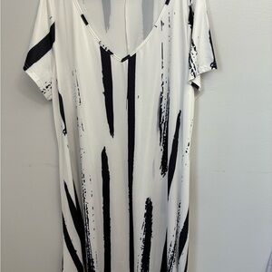 Black & White Abstract Stripe V-Neck Maxi Dress